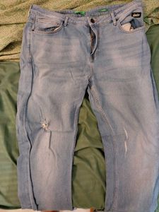 UCB Light Wash Distressed Denim Jeans