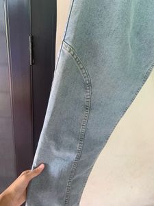 Light Wash Relaxed Fit Jeans