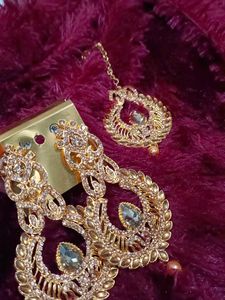 Elegant Gold-Tone Jewelry Set