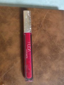 Huda Beauty Matte Lipstick