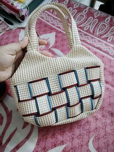 21.Woven Straw Handbag