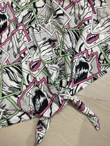 Graphic Print Cropped V-Neck Top