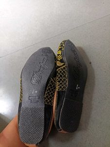 Embroidered Jutti Flats