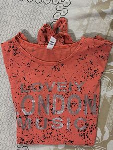 Trendy Graphic Top With Stylish Cut-out sleeves