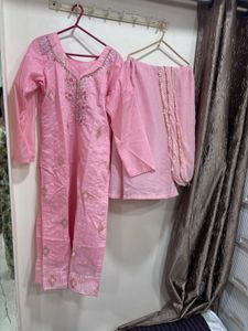 Beautiful Pink Embroidered Kurta Set