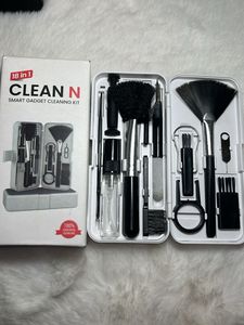 18-in-1 Smart Gadget Cleaning Kit