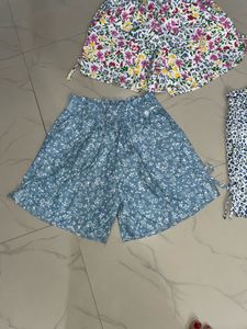 never used Bundle of 3 Floral &amp; Print Shorts