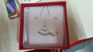 Elegant Jewellery Set with Ring