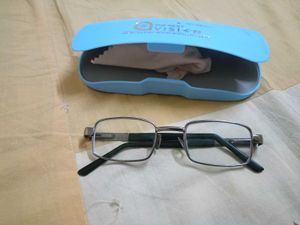 Stylish Eyeglasses with Case