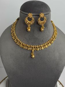Exquisite Gold Necklace &amp; Earring Set