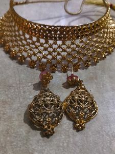 Exquisite Gold Choker Necklace & Earrings Set