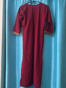 Elegant Maroon Kurta Set with Intricate Gold Embro
