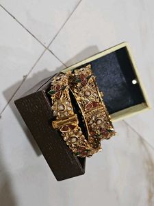 Exquisite Kundan Bangles