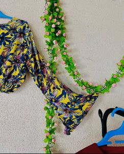 Floral Crop Top - Vibrant &amp; Stylish