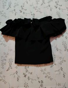 Chic Black Off-Shoulder zipper Top