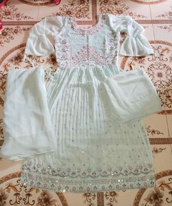 "Elegant Pastel Green Embroidered Naira Suit Set