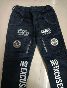 Boy's Trendy trousers