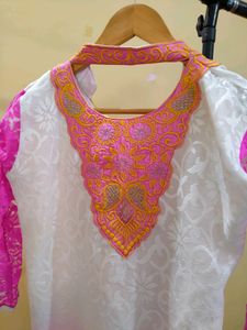 Beautiful Pink White Kurta With Neck Embroidery