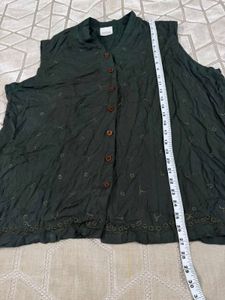 Embroidered Sleeveless Dark Green Kurta