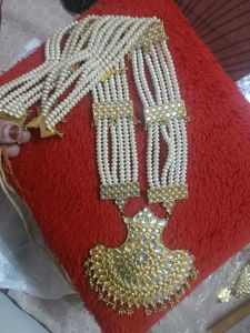 Exquisite Pearl and Kundan Necklace Set