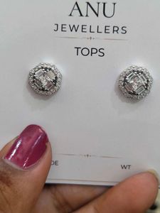 92.5 Elegant Diamond Stud Earrings peral lock