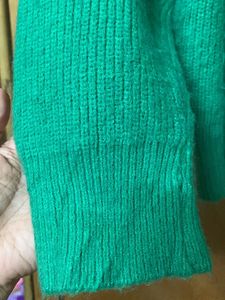 Very Trendy  Sweater Cum Hoodie