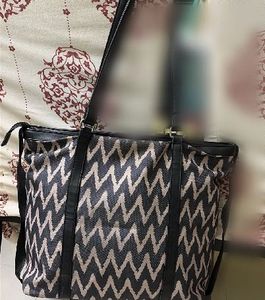 Laptop bag Spacious Chevron Pattern