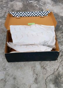 "AJIO Brown Leather Sneakers
