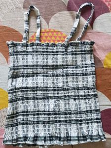 stylish tube top for casual look