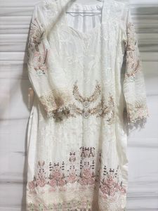 Elegant White Embroidered Kurta