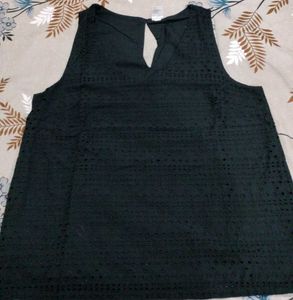 Chic Black Sleeveless Top