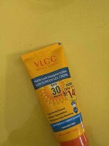 VLCC Matte Look Sunscreen Gel Creme SPF 30