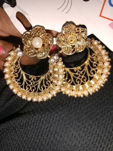 Elegant Gold Toned Jhumka Earrings with Pearls