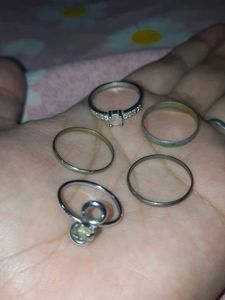 Set of 5 Assorted Rings