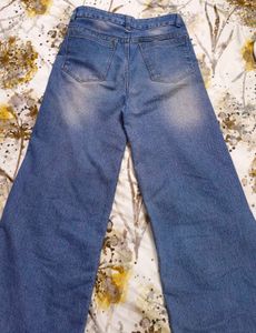 Blue High-Waist Wide-Leg Jeans 👖💙