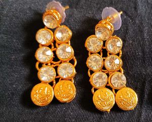 A Beautiful Neck Set With Earrings