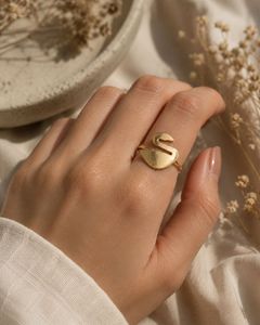 Swan Design Rose Gold Toned Ring