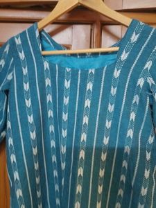 Stylish Blue &amp; White Kurta Set