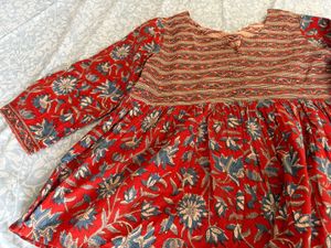 Svrnaa Red Floral Print Top