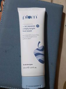 Plum Simply Bright Face Wash