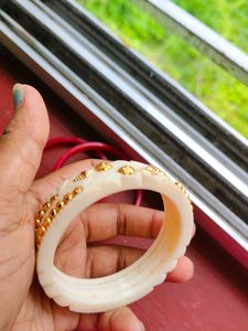 Traditional Shakha Pola Bangles
