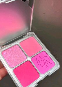 huda beauty Blush Palette