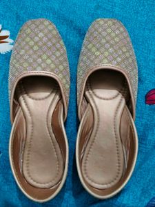 Sparkling Ethnic Juttis/Mojaris