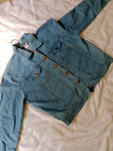 Women's Denim Jacket - Classic Style 🧥