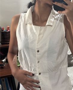 White Sleeveless Collared Top | Casual Chic Button