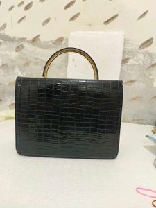 Chic Black Croc Embossed Handbag
