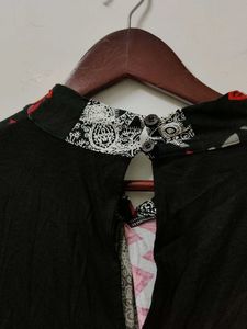 Unique Sleeveless Printed Blouse