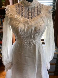 Lace Vintage Wedding Dress/ Gown