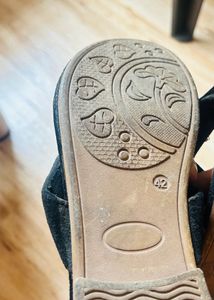 Black Toe Ring Sandals-(UK 8 / EU 42)