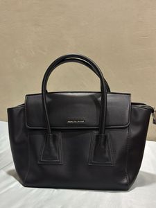 Chic Black Handbag